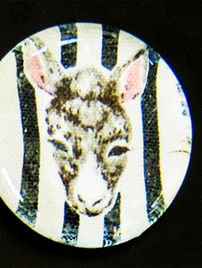 Zoo magnets or how to easily make customized magnets with your favorite fabric