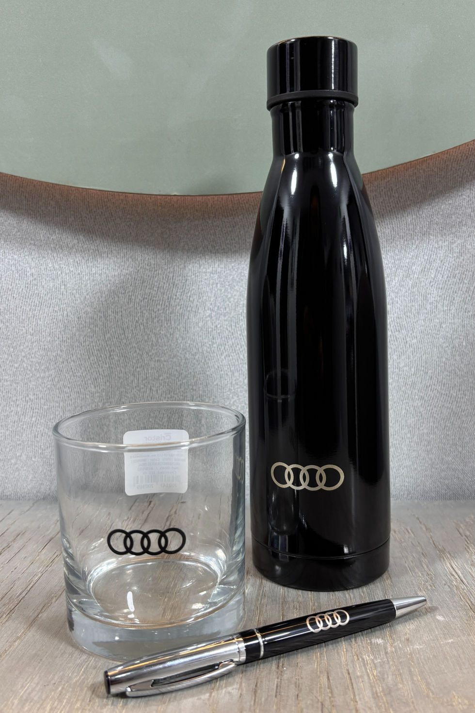 audi vaso, termo y esfero_edited.jpg
