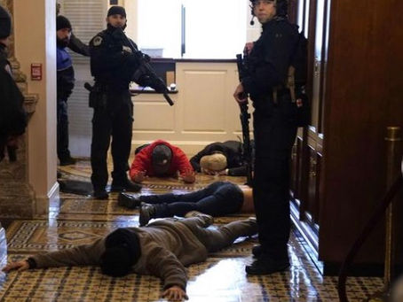 Irruzione e spari dentro Capitol Hill, c'è un ferito