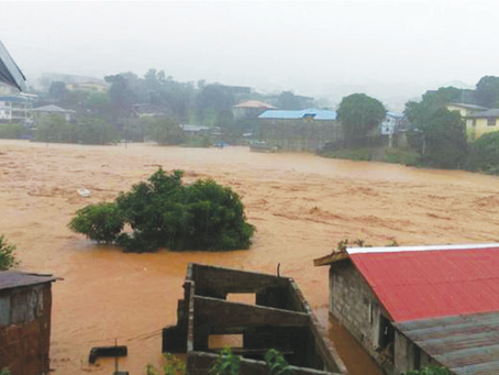 Inferno d’acqua a Freetown
