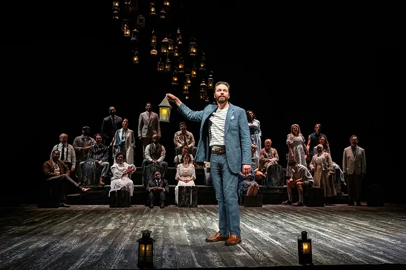 Jim Parsons (Stage Manager) i zespół w Our Town