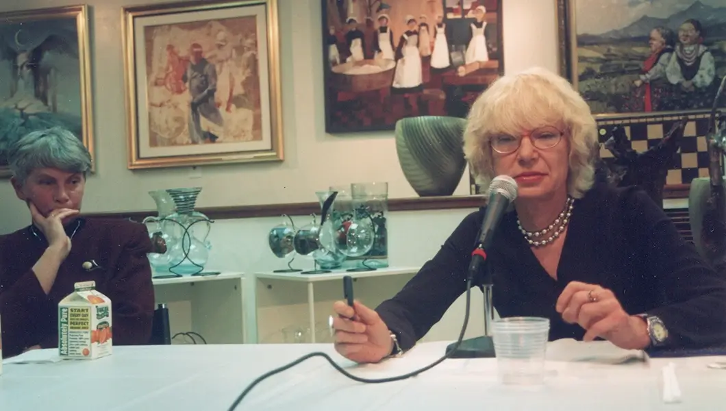 Spotkanie autorskie Renata Gorczyńska w „Nowym Dzienniku”, prowadzone przez Julitę Karkowską, Nowy Jork