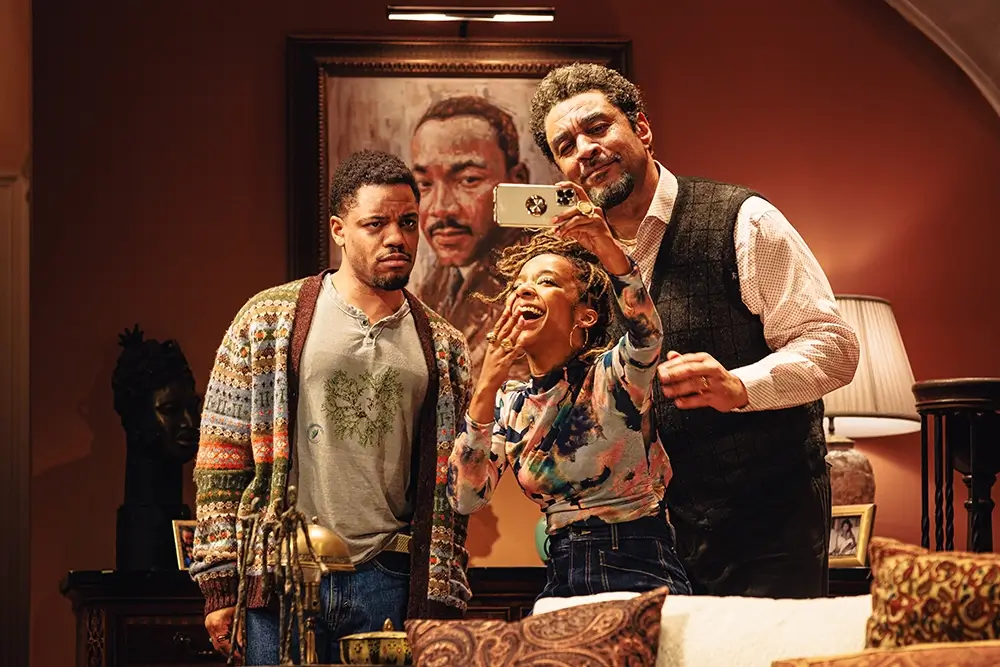 Jon Michael Hill (Naz), Karea Young (Aziza) & Harry Lennix (Solomon) 