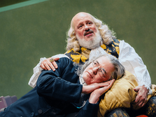  Matthew Broderick (Tartuffe) i David Cross (Orgon) w Tartuffe Molière’a. Zdj. Marc J. Franklin