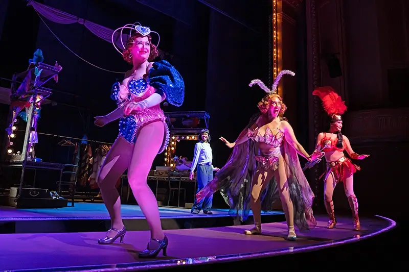 Mylinda Hull (Electra), Lesli Margherita (tessie Tura) & Lili Thomas (Mazepa)