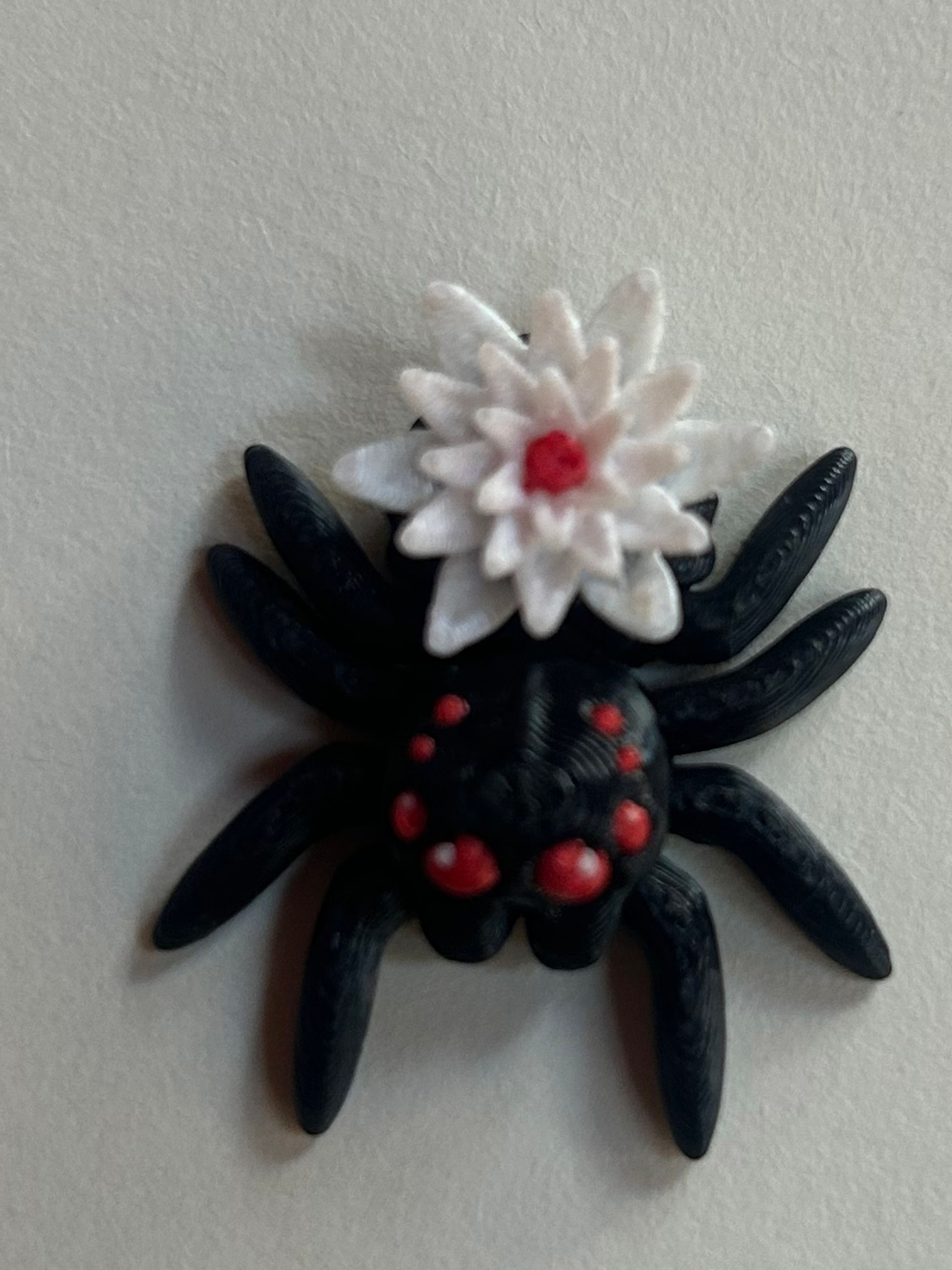Red Tiny Lily Spider Magnet