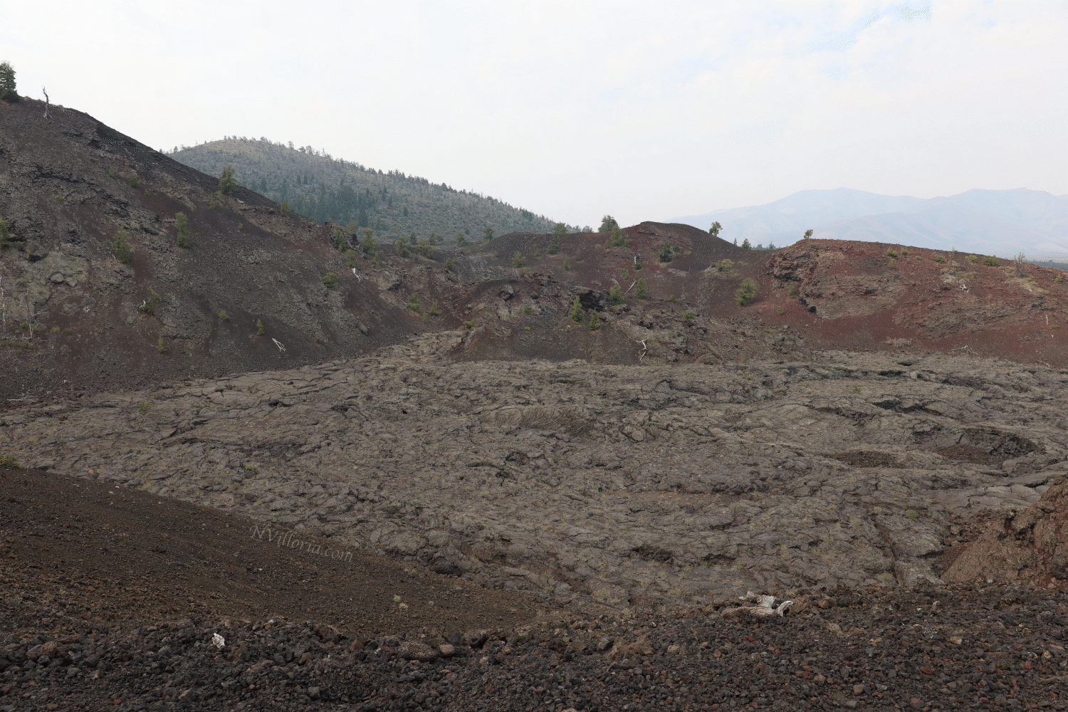 views from North Crater Trail at Craters of the Moon monument - via NVilloria.com