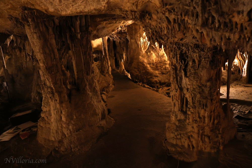 Inside Lehman Caves - via NVilloria.com Travel blog