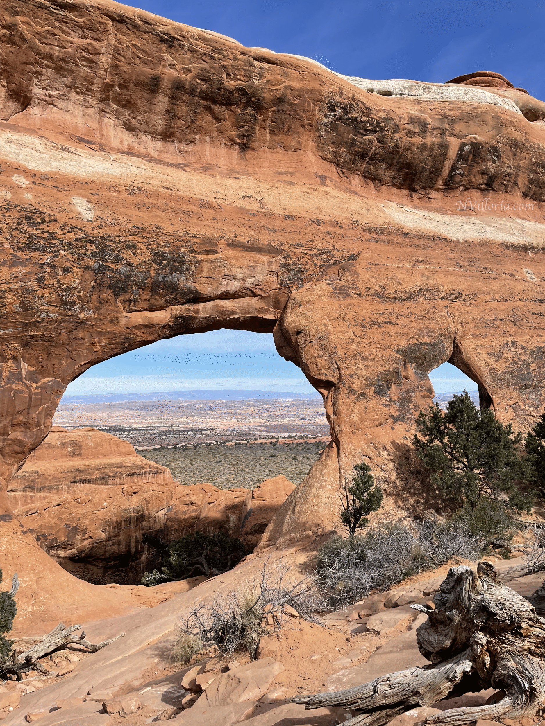 views from hiking at Arches National Park - via NVilloria.com