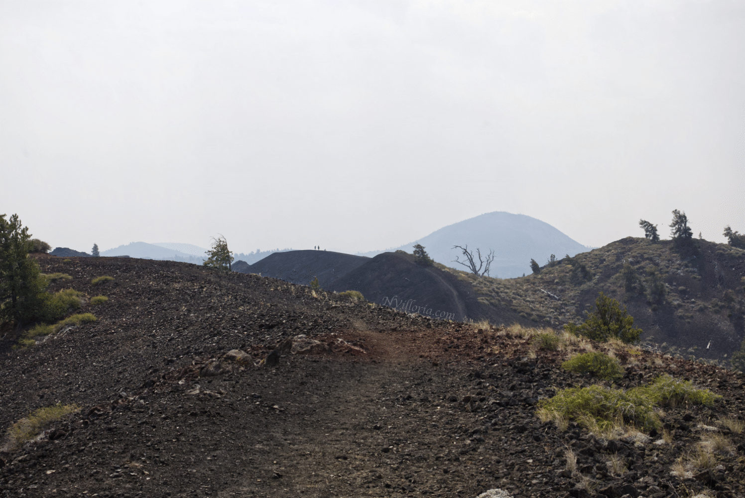 views from North Crater Trail at Craters of the Moon monument - via NVilloria.com