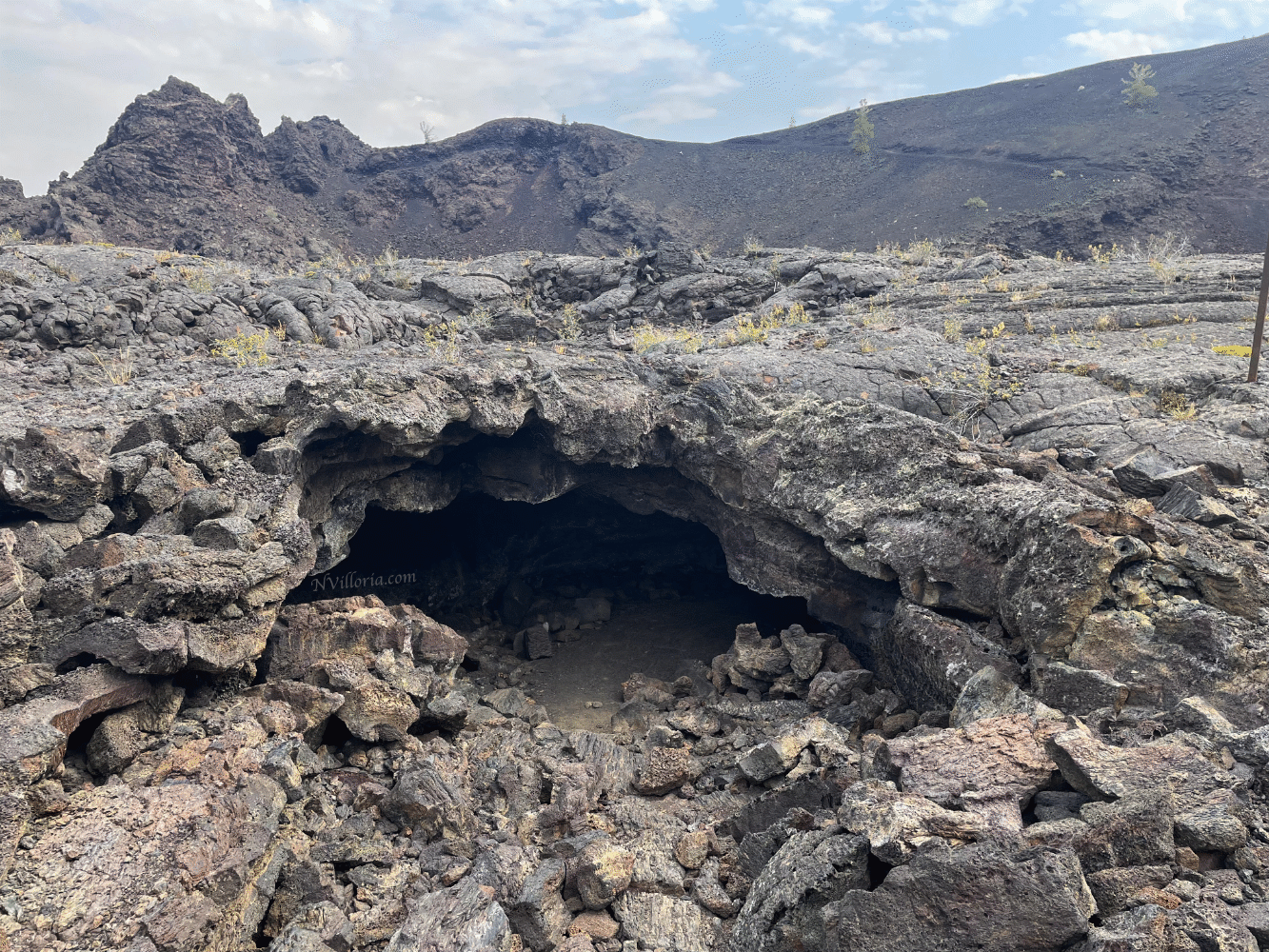 views from North Crater Trail at Craters of the Moon monument - via NVilloria.com