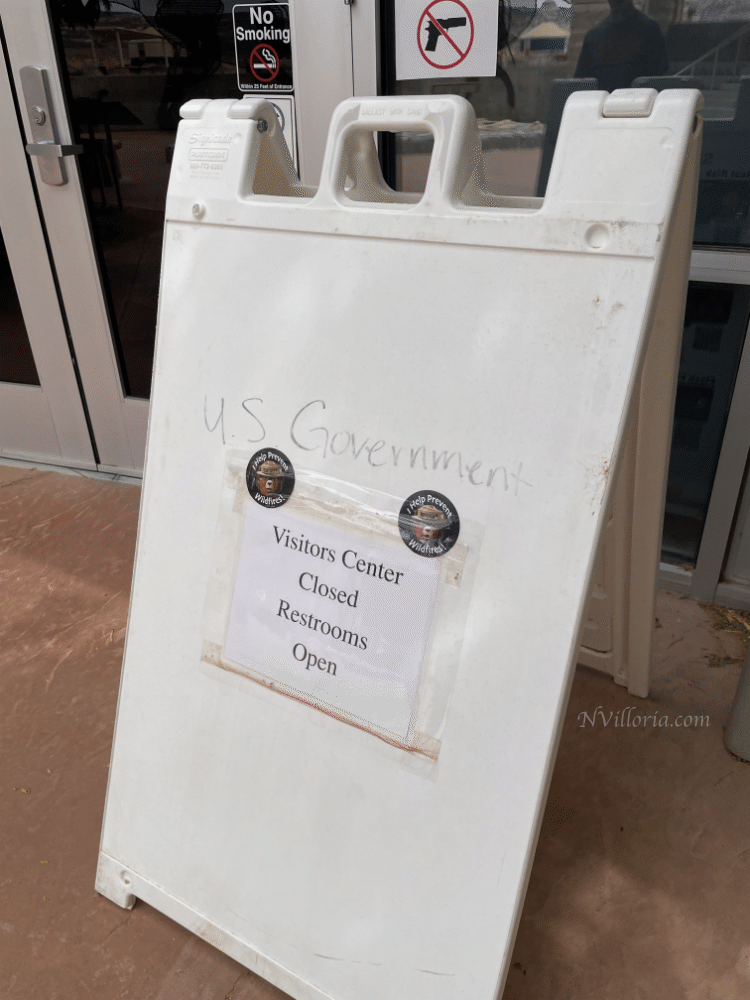 Closed Visitor Center sign via NVilloria.com