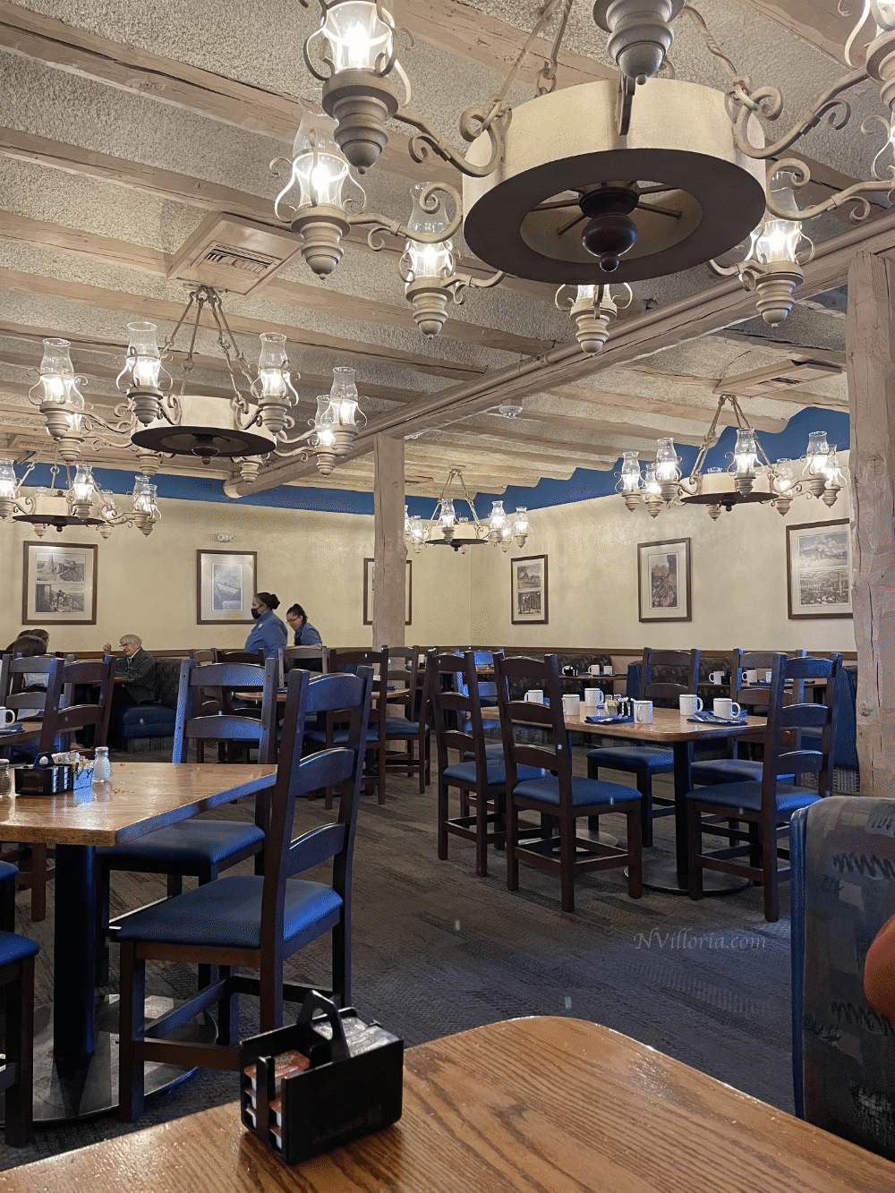an inside look at the Bright Angel Lodge - via NVilloria.com