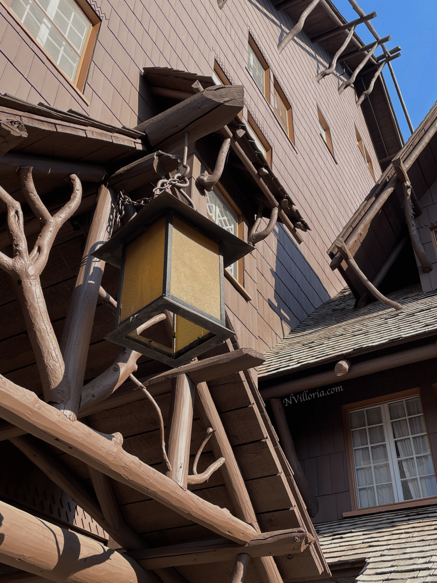 Details of the Old Faithful Inn at Yellowstone National Park - via NVilloria.com