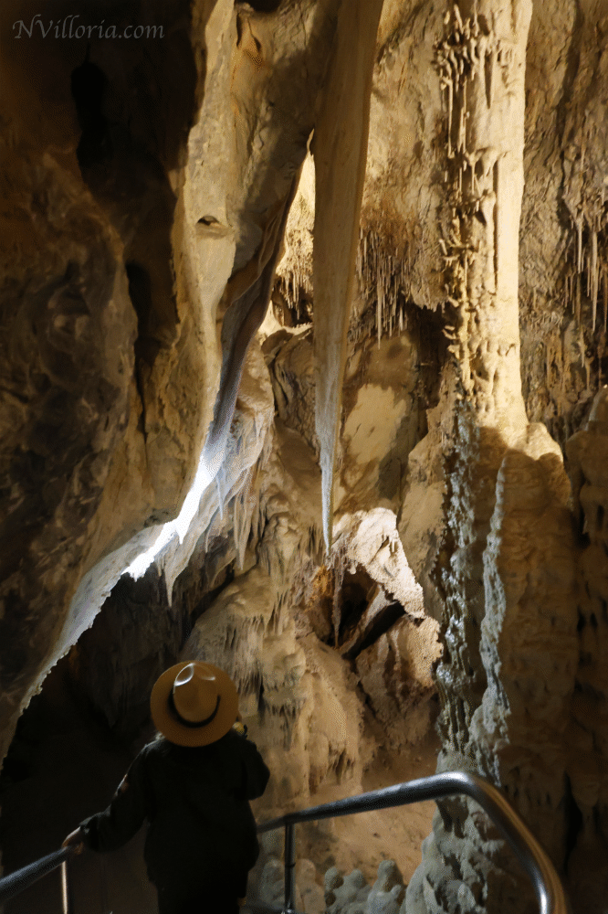 Inside Lehman Caves - via NVilloria.com Travel blog