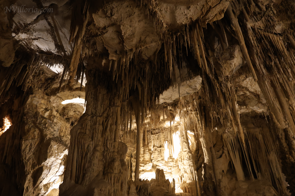 Inside Lehman Caves - via NVilloria.com Travel blog