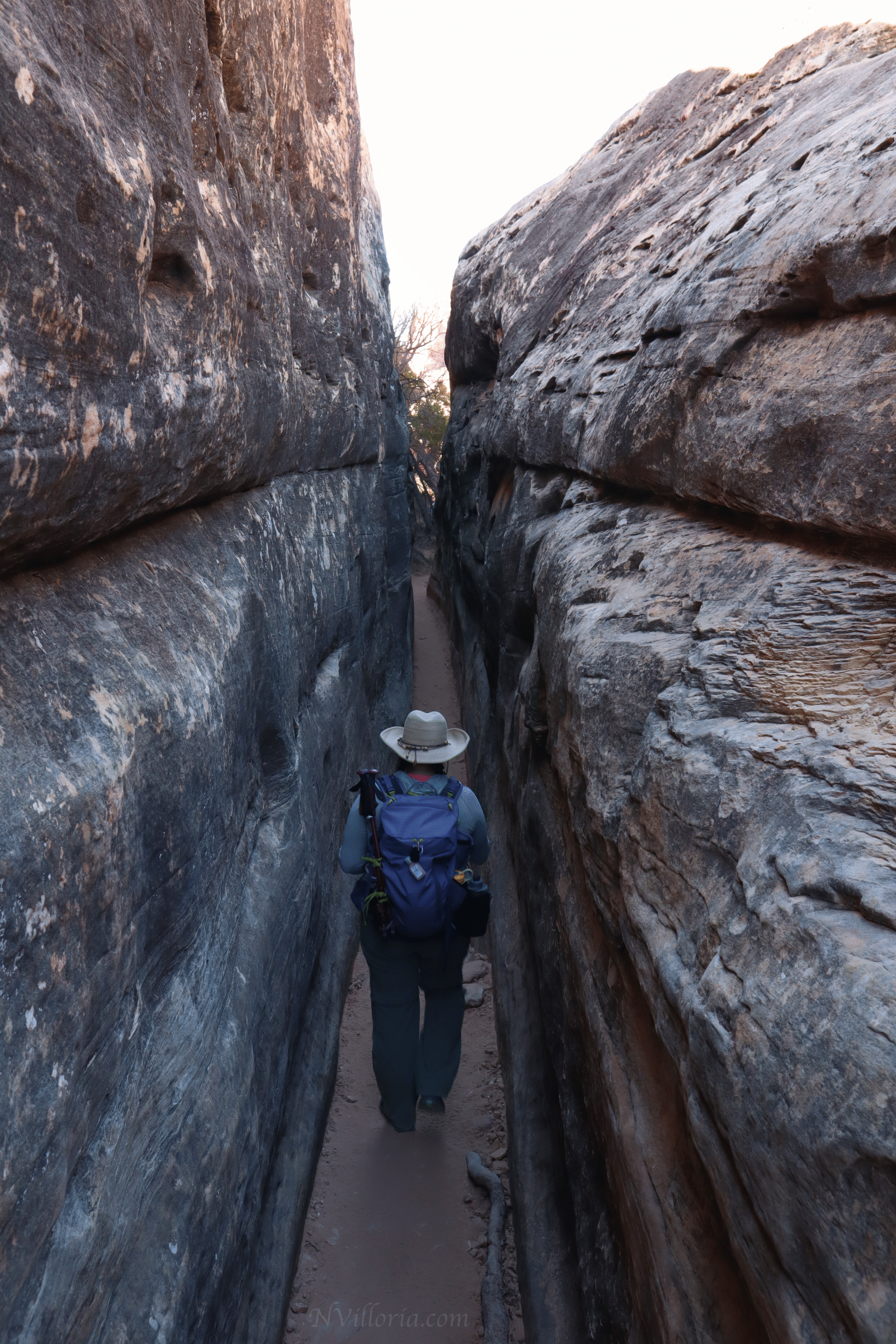 Trail views hiking the Needles District at Canyonlands National Park - via NVilloria.com
