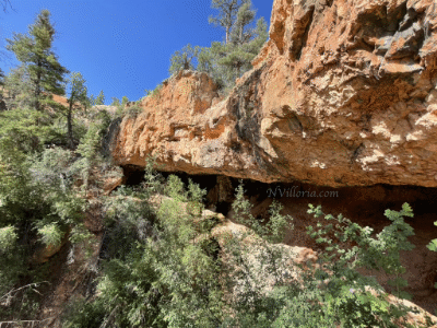 Hiking Mossy Cave Trail at Bryce Canyon National Park via NVilloria.com