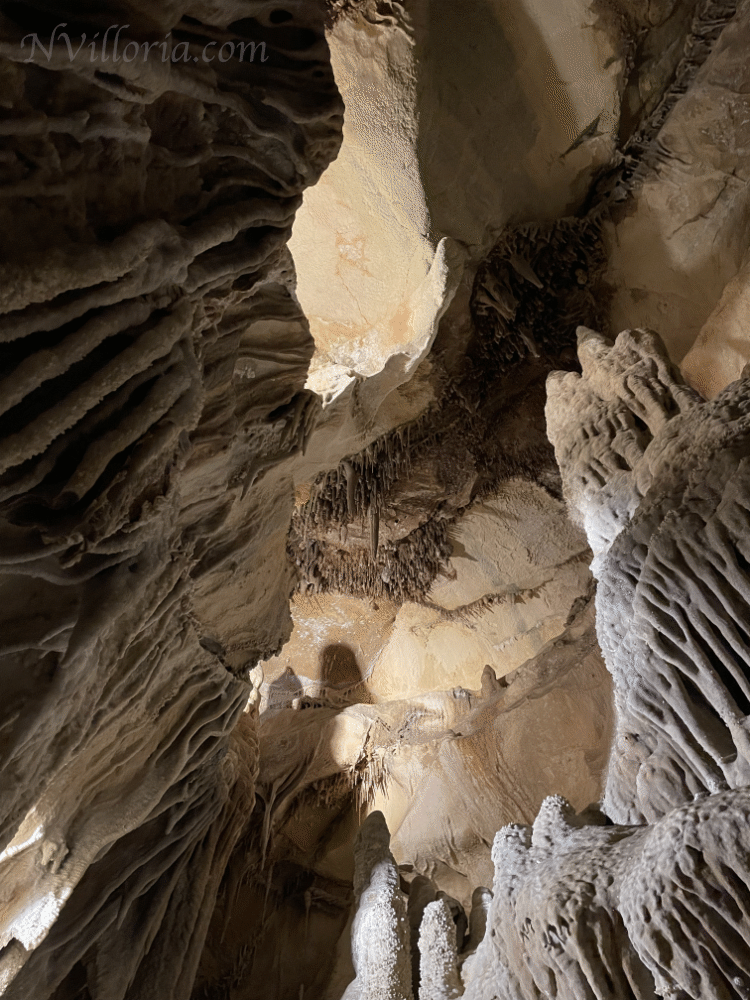 Inside Lehman Caves - via NVilloria.com Travel blog