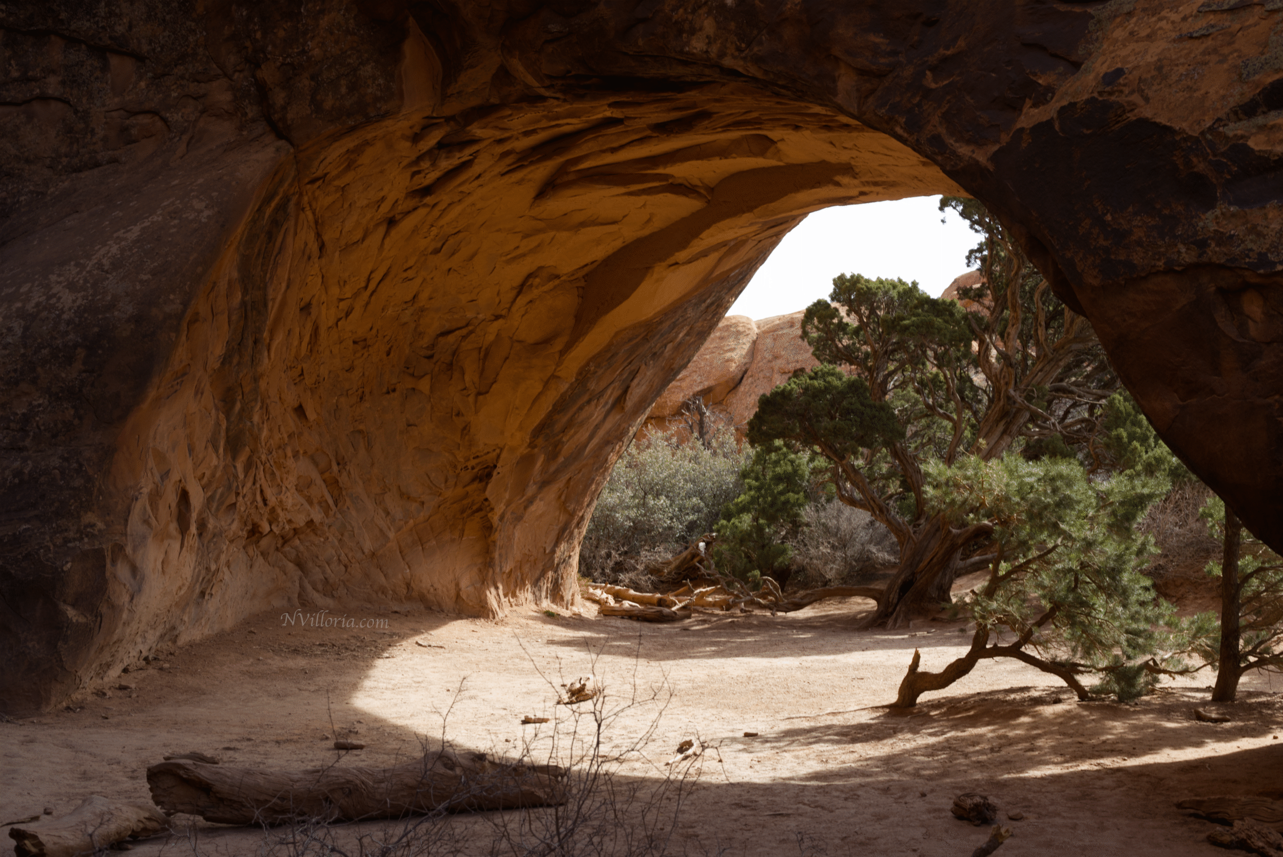 views from hiking at Arches National Park - via NVilloria.com