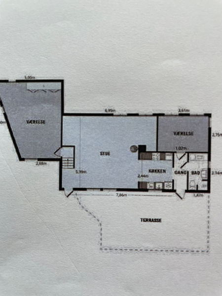 Plantegning til det skønne familiehus du kan leje tæt på Nysted.