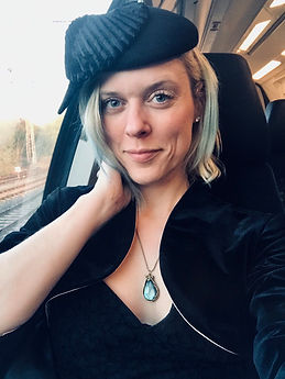 Nora Flora - Artist's Way Online-Course facilitator