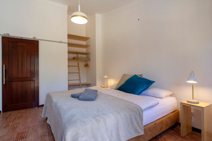 Bodhi Bhavan Zimmer 1.jpeg