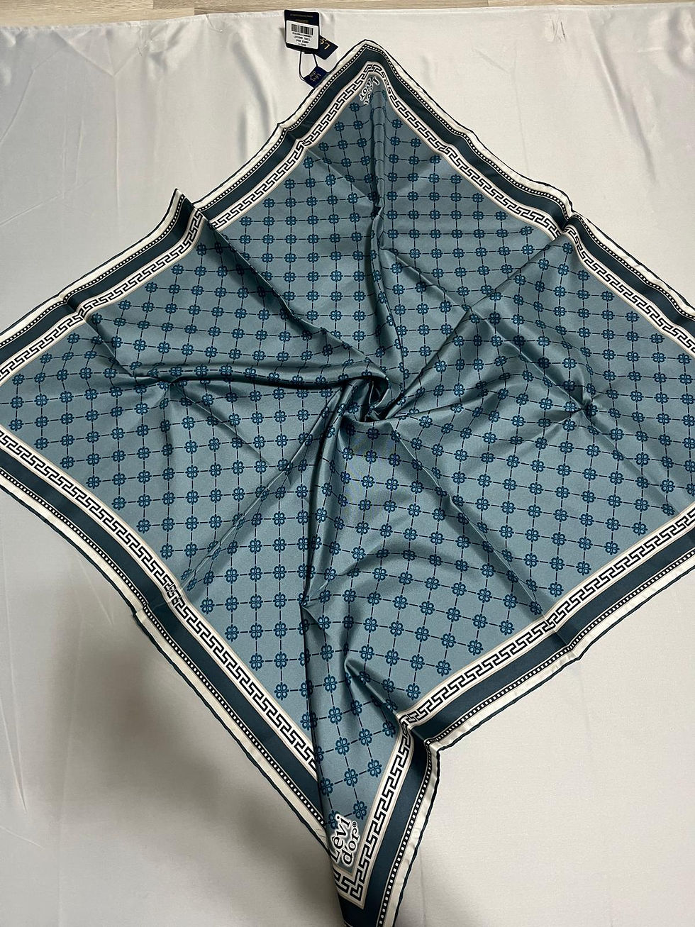 Küçük resim: Levidor Twill %100 İpek Eşarp