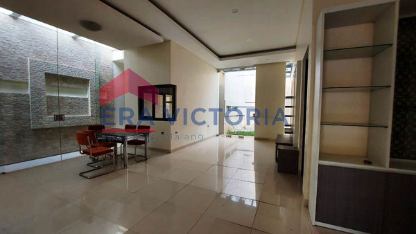 Thumbnail: Rumah Modern Kondisi Bagus Dekat Machung, Elpico Tidar