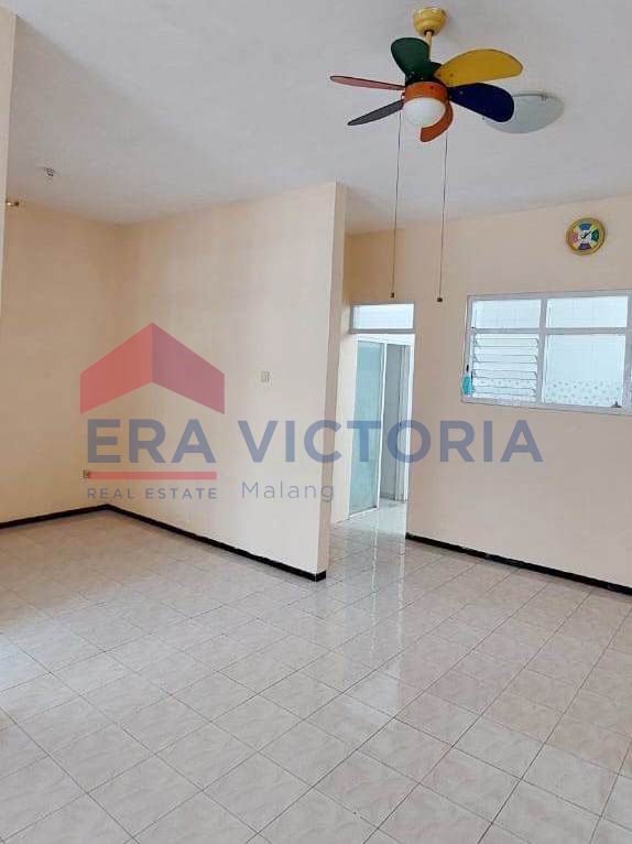 Thumbnail: Rumah di Sulfat Blimbing 3 Kamar Tidur Dekat Stasiun, Wisata, Rs