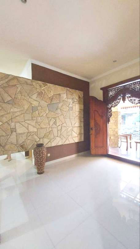 Thumbnail: Rumah Cantik Di Lingkungan Perumahan Asri, Nyaman & Aman