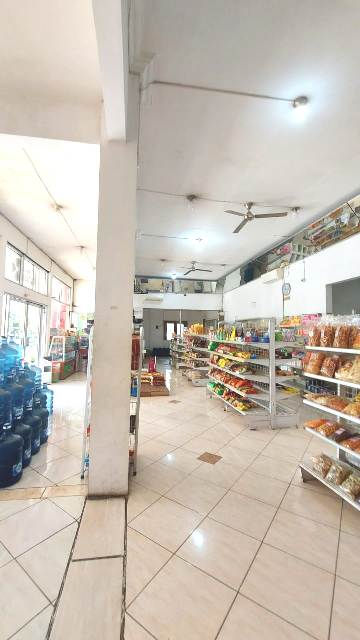 Thumbnail: Swalayan Aktif dan Rumah Kost aktif, Bangunan 3 Lantai, Dekat Terminal Arjosari