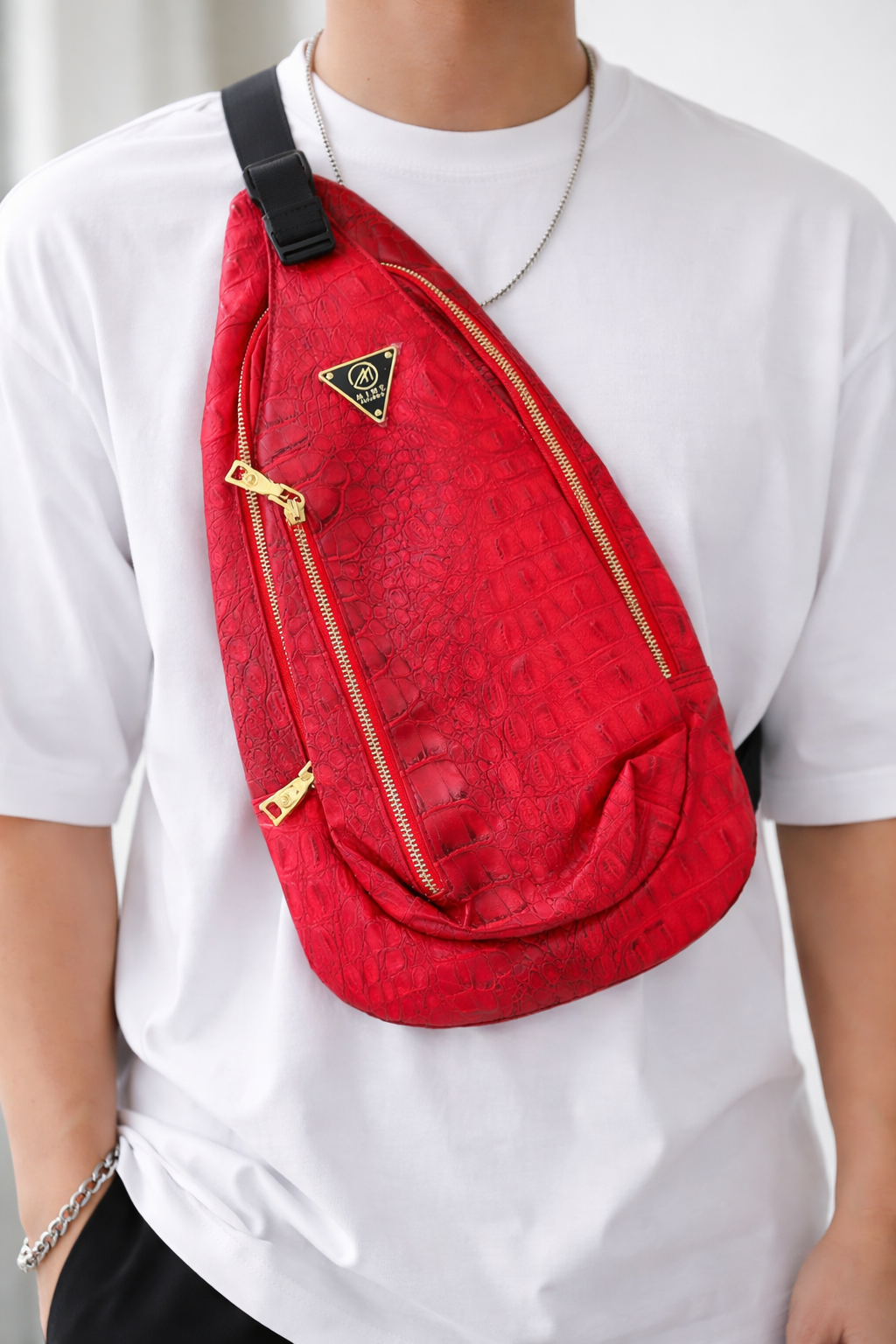 Mint Brand Crocodile leather sling bag - Red