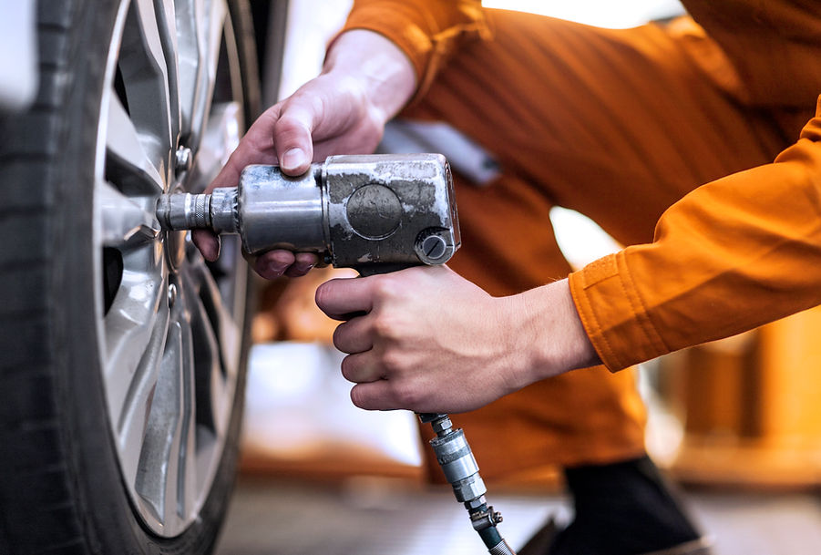 Heavy Duty Mechanic with Air Tool