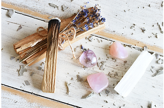 Lavender, Palo Santo and healing crystals used in Reiki and energy work at Nouriva Healing in Charlotte NC, symbolizing grounding, intention and holistic wellness.