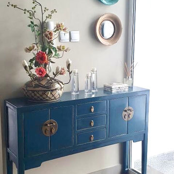 Blue Chinese ladies cabinet 