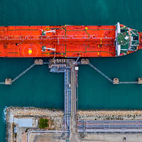 7_tanker and port_shutterstock_1467142889 (1).jpg