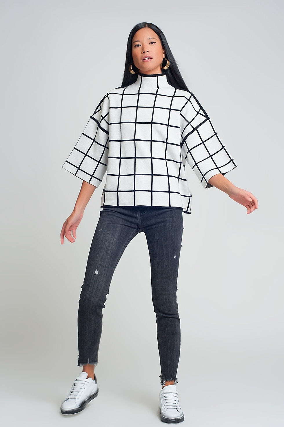 Thumbnail: Mid Rise Jeans in Black With Raw Hem