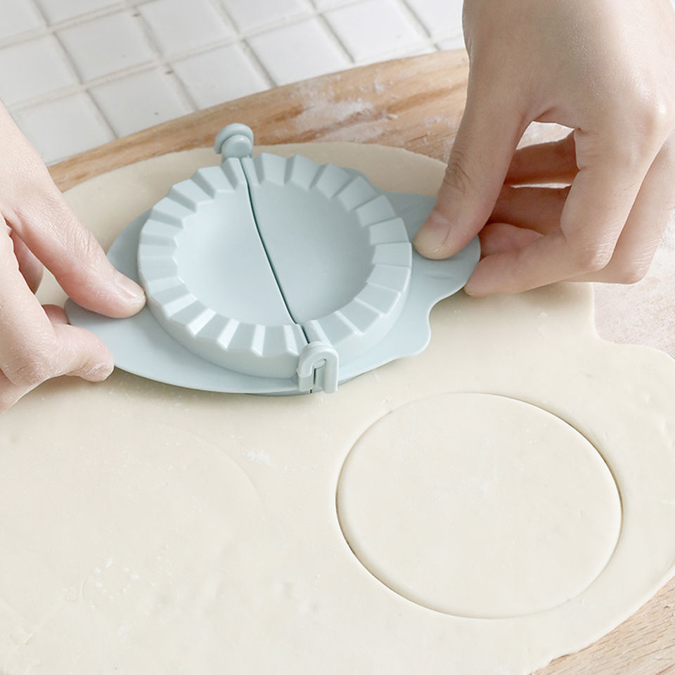 Thumbnail: DIY Dumplings Maker Tool Wheat Straw Jiaozi Pierogi Mold Dumpling Mold Clips