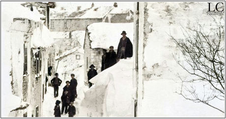 Un paese sepolto dalla neve