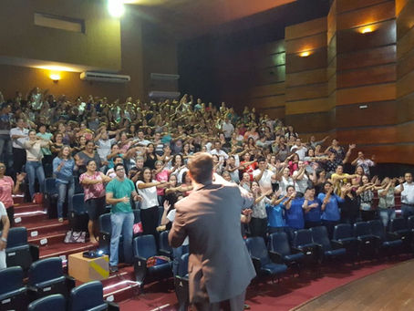 Palestra para profissionais da área da saúde.