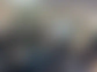 部署の責任者が各部署の責任者に向けて進捗を話している。