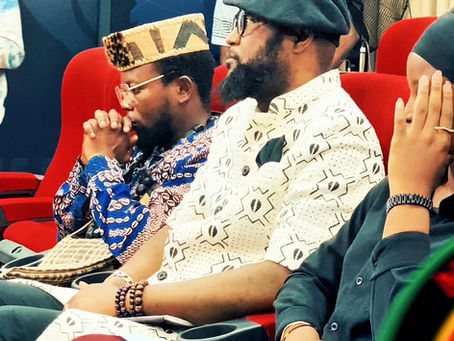 BUELO: KIKIMBA. VOICI LES 4 VEILLEURS QUI SE TIENNENT DEVANT LES PORTES DU KIKIMBA.