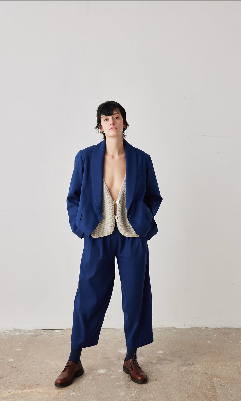 Thumbnail: LACI GURU PANT