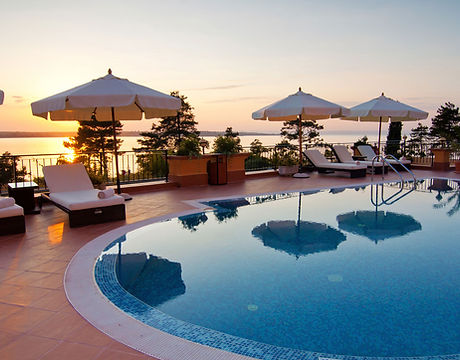 Poolside Hotel