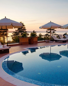 Poolside Hotels