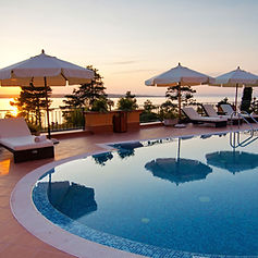 Poolside Hotel
