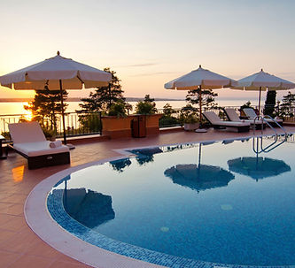 Poolside Hotel