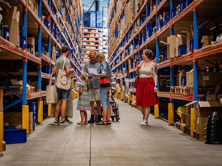 Interactie tussen bezoekers en medewerkers tijdens corporate bedrijfsreportage in Doetinchem