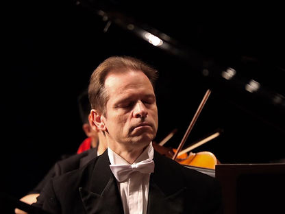 49289606_1512455368899164_92060164648536